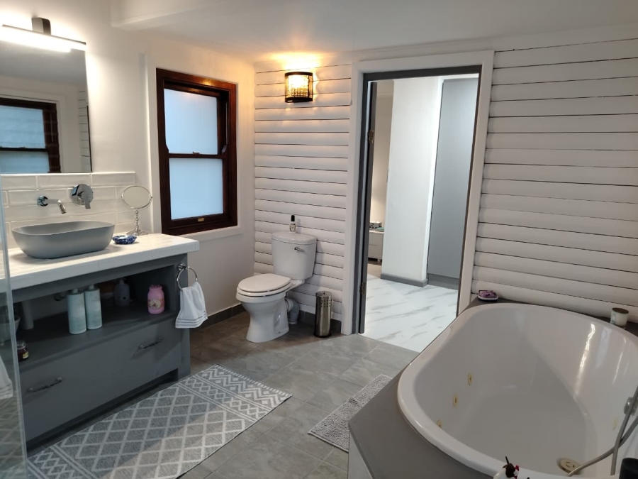 2 Bedroom Property for Sale in Westhill Western Cape